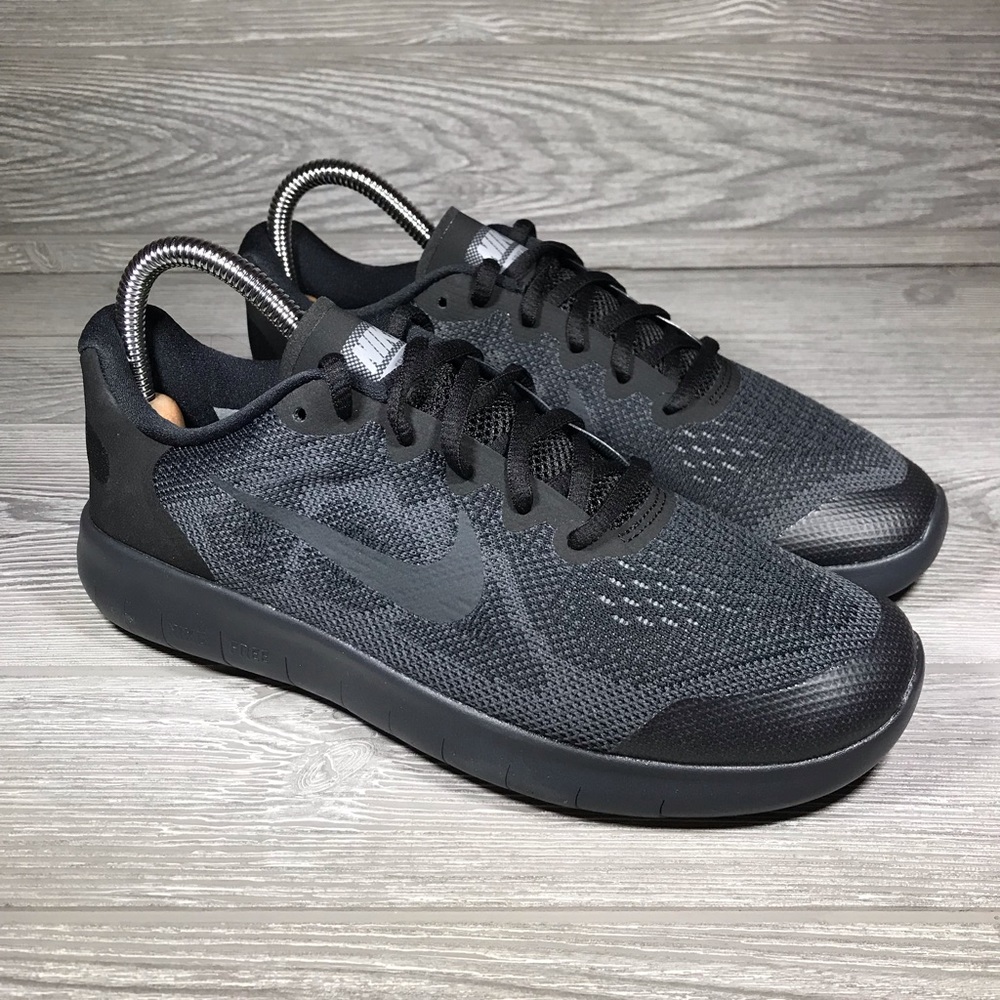 NEW Nike Free RN 2017 - Size 8